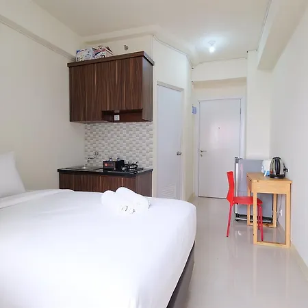 Comfy Studio Apartment @ Green Pramuka City By Travelio